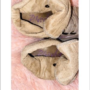 Blowfish Shoes - ❤️ BUNDLE 3 for $20 ❤️ Blowfish Velcro sneakers Blowfish Shoes - ❤️ BUNDLE 3 for $20 ❤️ Blowfish Velcro sneakers